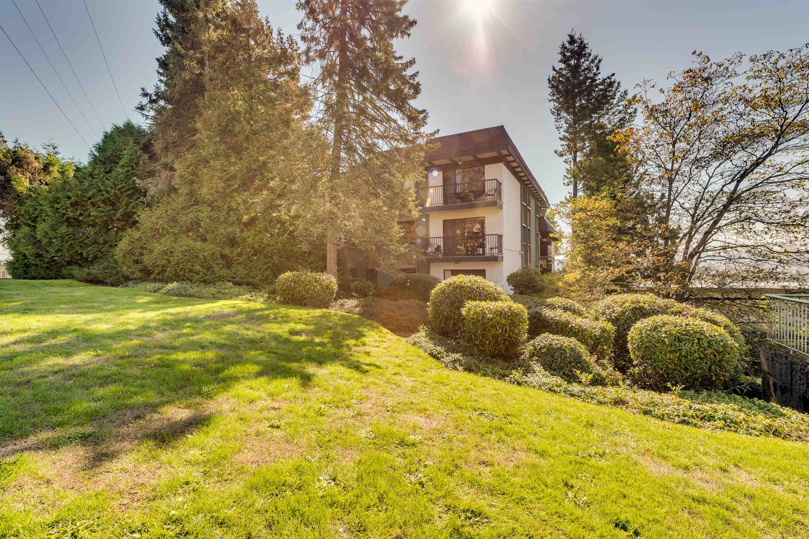 203 5450 Empire Drive Exterior Photo