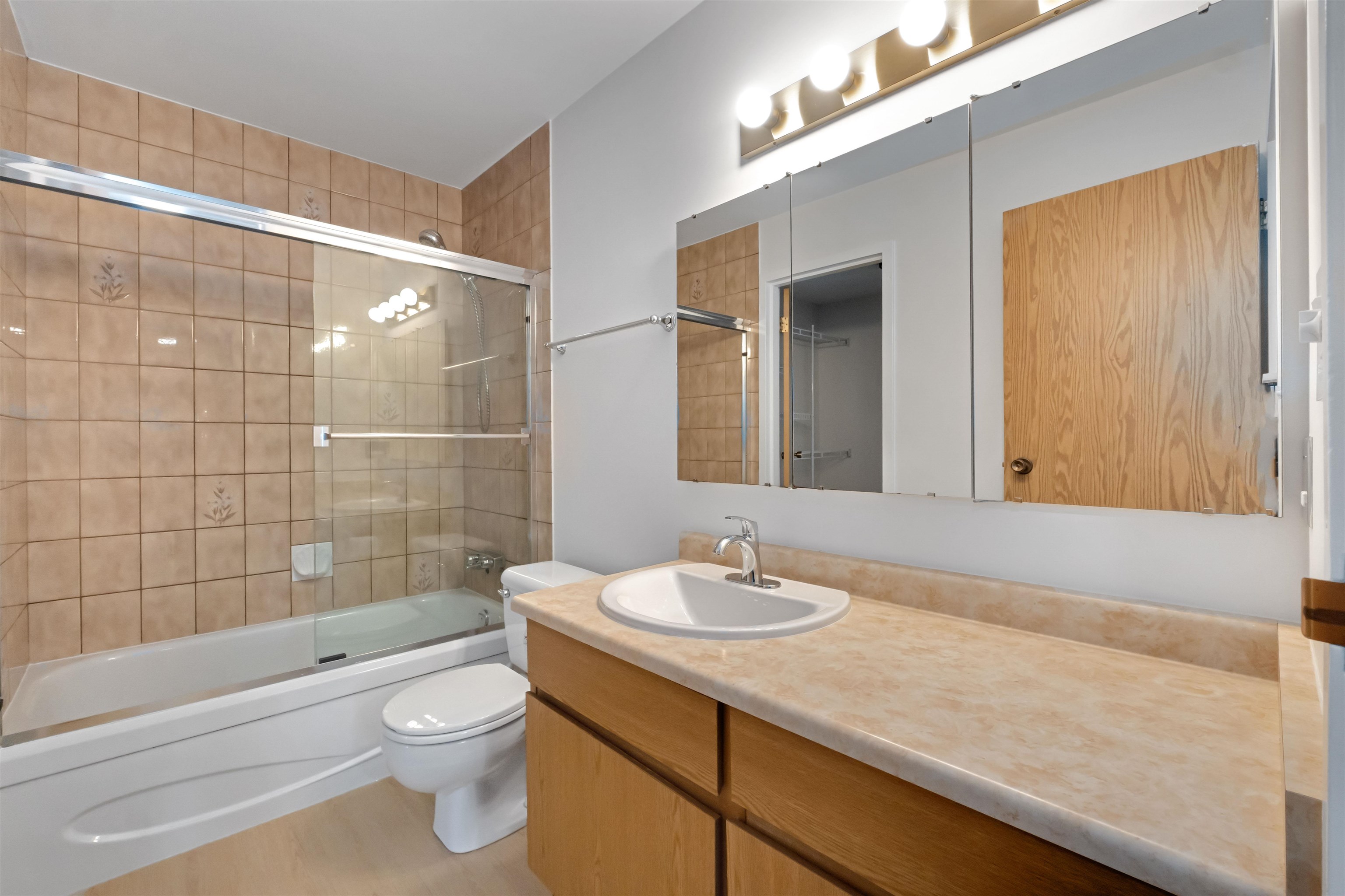 315 13507 96 Avenue Photo 18