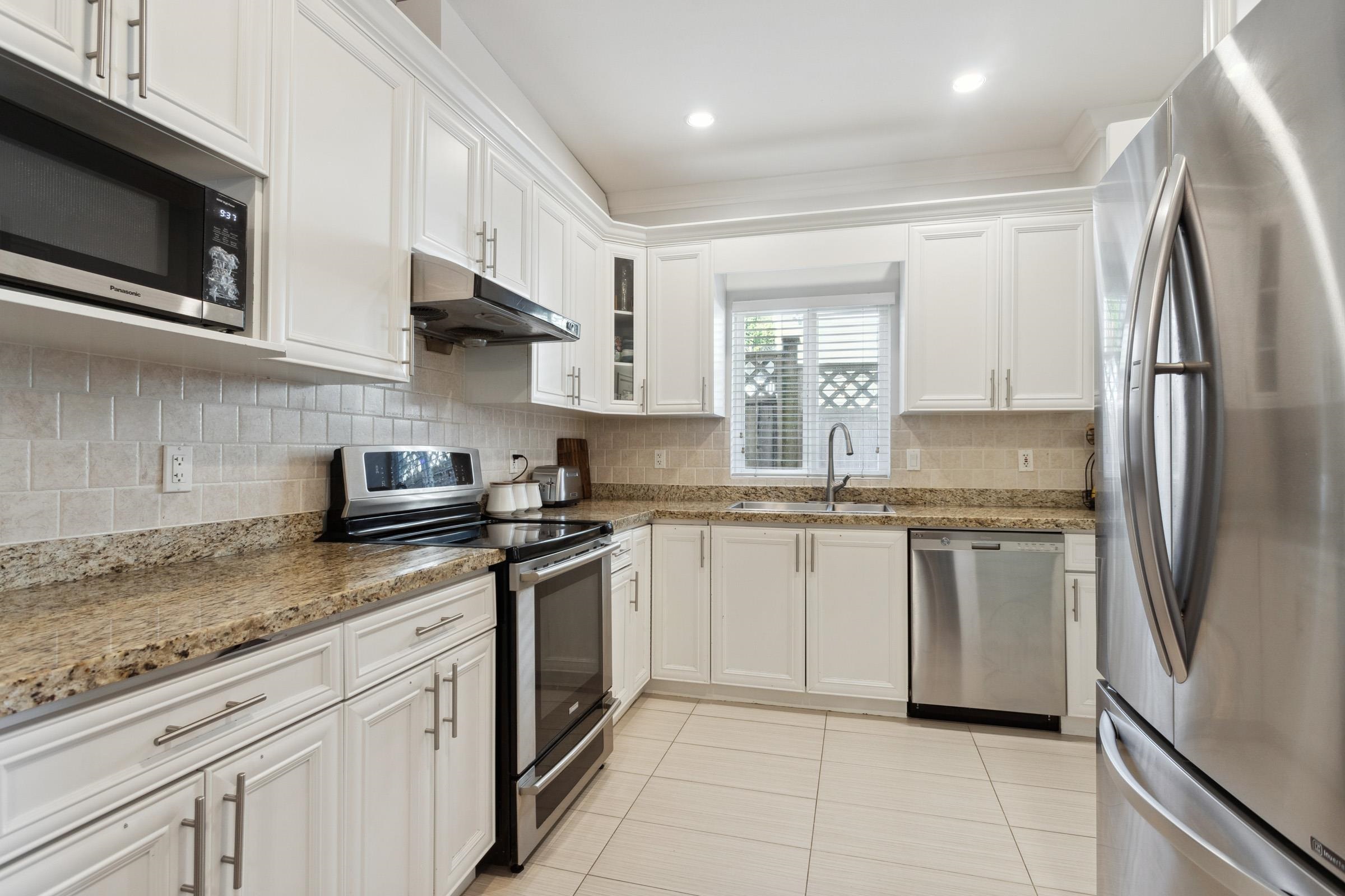 5668 Hardwick Street Kitchen