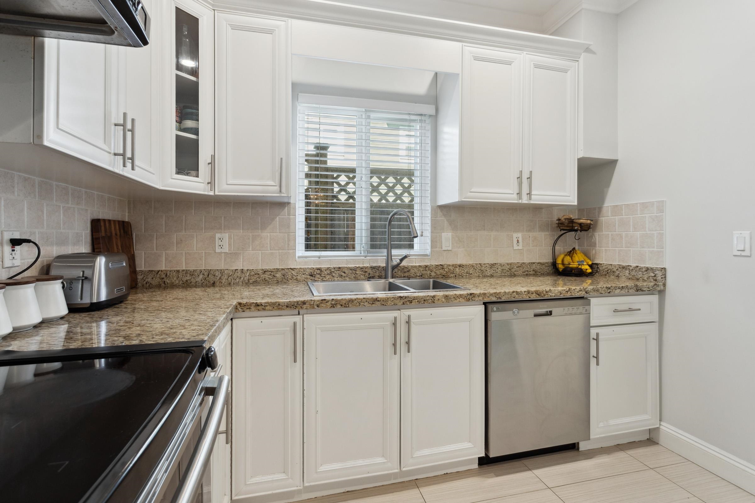 5668 Hardwick Street Kitchen